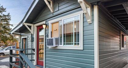 Downtown Friday Harbor! Adults Only (CCS#4)