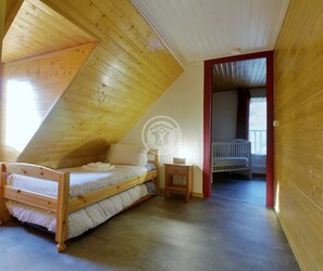 2 bedrooms, soundproofing, iron/ironing board, free WiFi