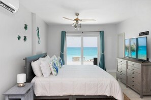 4 bedrooms, in-room safe, desk, iron/ironing board