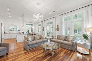 Smart TV, fireplace, stereo - Holiday Availability! Crossing District! Private Pool! Outdoor Area! LSV! (Santa Rosa Beach)