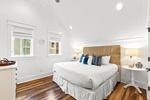 4 bedrooms, iron/ironing board, free WiFi, bed sheets