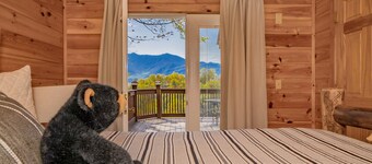 Breathtaking View of Gatlinburg's Smokey Mountains!!!