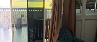 Cocal Jaco Beachfront 4 Bedroom House