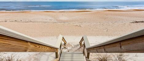 Am Strand, Liegestühle, Strandtücher