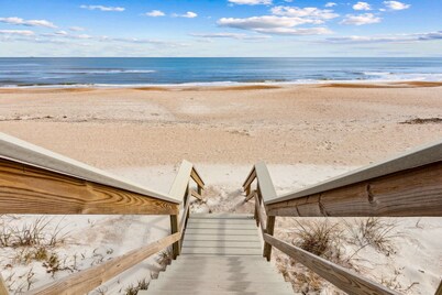 Gorgeous Oceanfront Home~Private Boardwalk and "Crow's Nest" with Amazing Views!