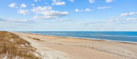 Am Strand, Liegestühle, Strandtücher