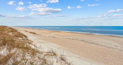 Gorgeous Oceanfront Home~Private Boardwalk and "Crow's Nest" with Amazing Views!