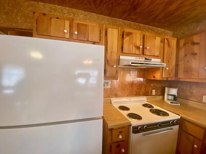 Float 2 Cabin! Comanche Crossing, Private River Access, Near Music Venues!