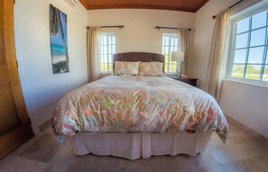 3 bedrooms, in-room safe, iron/ironing board, travel crib - Oceanfront Resort-Style Home3br, 2Ba - Private Pool & Island car included (Cockburn Town)