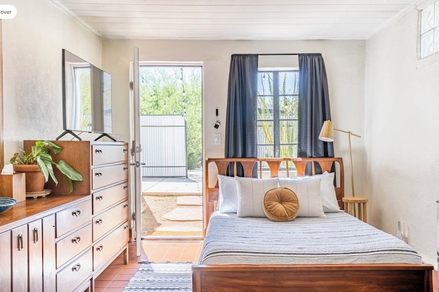 Spanish Bungalow Casita With Tucson Charm - Tucson, AZ