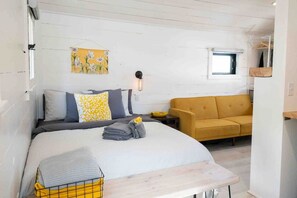 1 bedroom, desk, travel crib, free WiFi