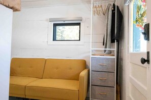 Una Smart TV, una chimenea