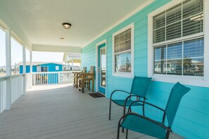 Terrace/patio - Blue Haven - Cozy, Cute, Just a Skip to the Shore! (Surfside Beach)