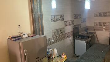 Réfrigérateur, chaise haute