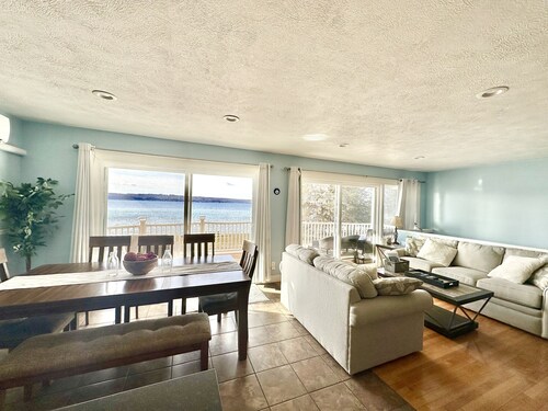 Lakeside family paradise 140ft private Crystal Lake Frontage 