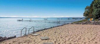 Lakeside family paradise 140ft private Crystal Lake Frontage 