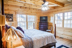 3 bedrooms, iron/ironing board, free WiFi, bed sheets - On Beautiful White River, Minutes from Sylamore Creek and Blanchard Springs (Mountain View)