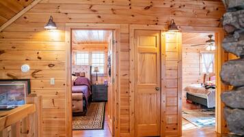 3 室のベッドルーム、アイロン / アイロン台、WiFi (無料)、ベッドシーツ