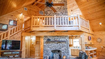 スマートテレビ、暖炉、書庫