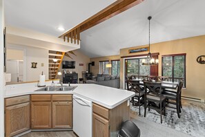 Interior - Ponderosa Retreat - Fireplace - Community year round pool - sauna - fitness center (McCall)