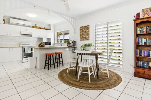 Affordable Cairns Getaway: Cosy, Convenient, and Full of Charm