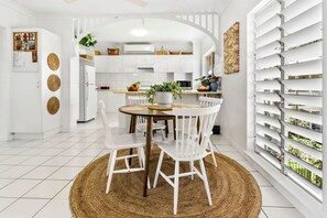 Dining - Affordable Cairns Getaway: Cosy, Convenient, and Full of Charm (Bungalow)