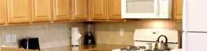 Deluxe Condo | Private kitchen - Tahiti Resort (Las Vegas)