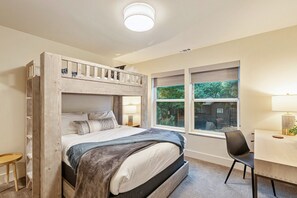 3 bedrooms, desk, iron/ironing board, travel cot