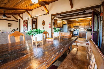 Welcome to Black Bear Lodge at beautiful Lake Jocassee!