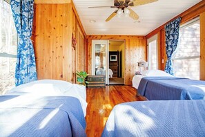 4 bedrooms, bed sheets