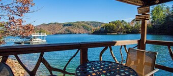 Black Bear Lodge - Studio House, Sleeps 9