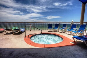 Terrace/patio - Beach Front Condo-Amazing Ocean Views-Direct Access- Two Awesome Pools/Hot Tubs (Panama City)