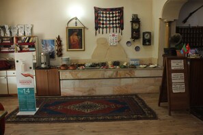 TĂ€gliches inbegriffenes FrĂŒhstĂŒcksbuffet