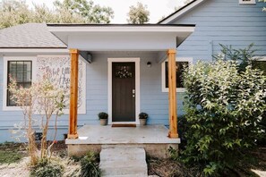 Exterior detail - Blue Belle House -Minutes to Magnolia (Waco)