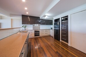 Microwave, oven, dishwasher