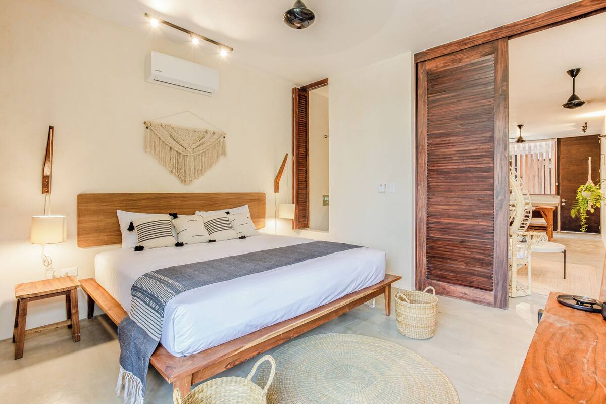 Premium Apartment, 1 Bedroom | In-room safe, blackout drapes, WiFi (free), bed sheets