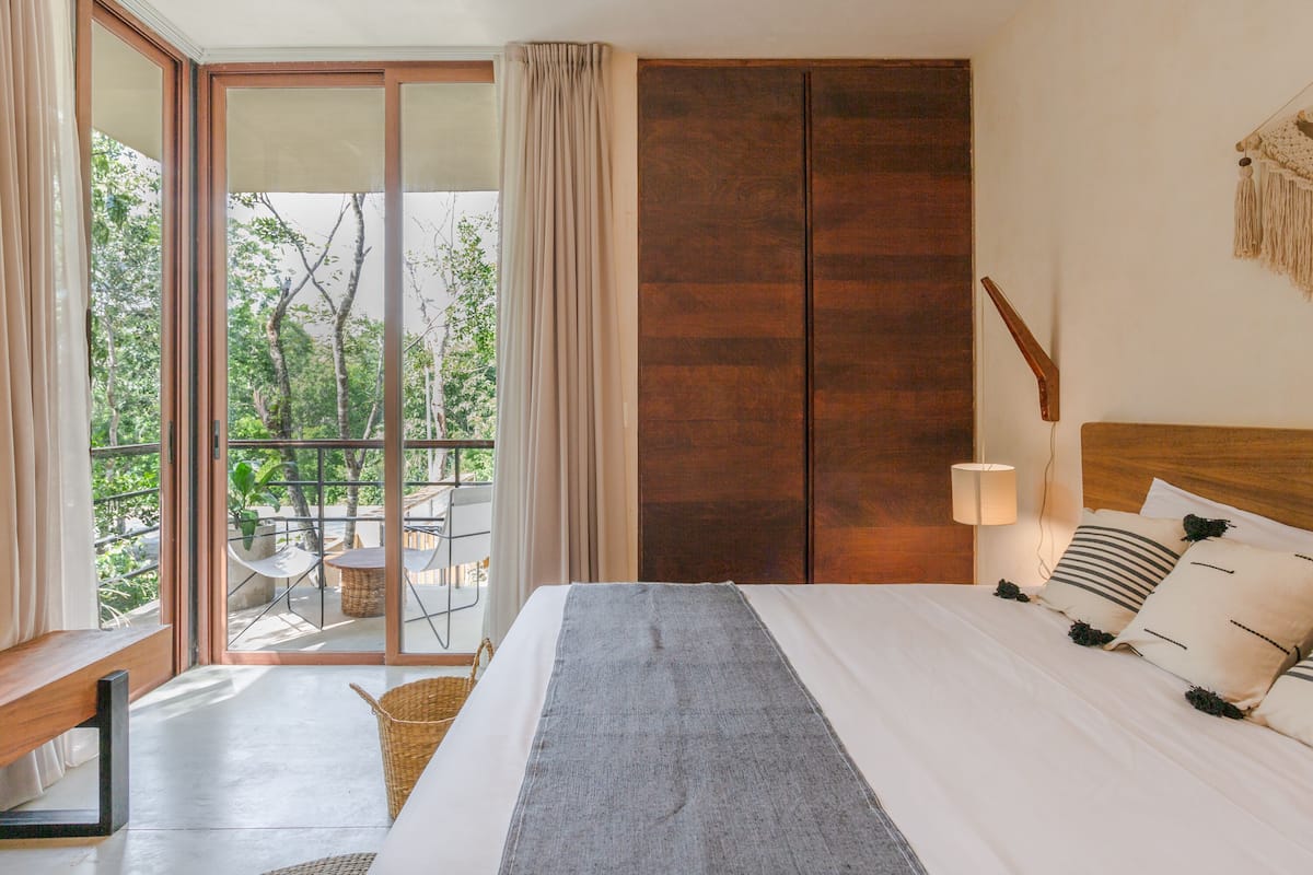 Premium Apartment, 1 King Bed with Sofa bed