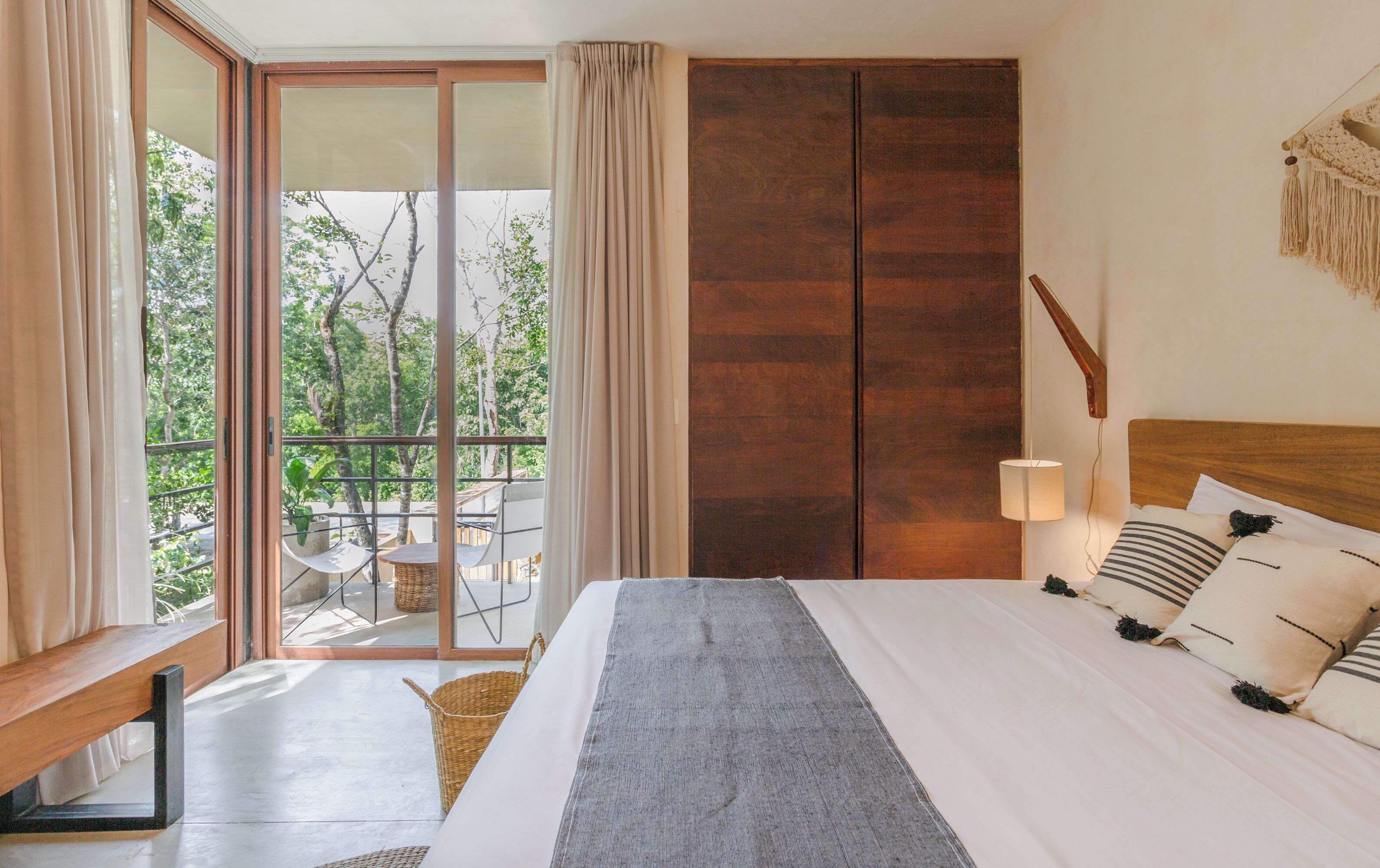 Premium Apartment, 1 King Bed with Sofa bed | In-room safe, blackout drapes, free WiFi, bed sheets