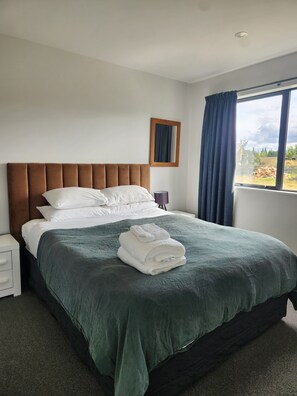 2 Schlafzimmer, Reisekinderbett, kostenloses WLAN, Bettwäsche