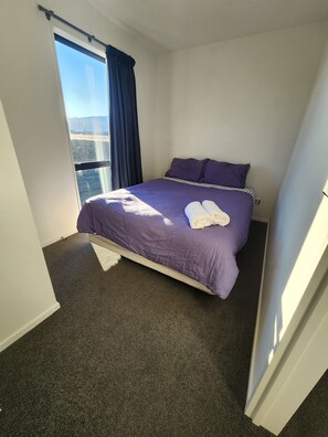 2 slaapkamers, reisbedje, gratis wifi, beddengoed