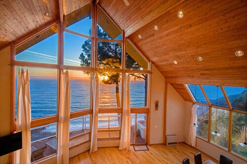 Gorgeous Oceanview! by OceanviewHotTubs Tesla Charging Oceanfront! Shelter Cove