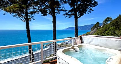 Gorgeous Oceanview! by OceanviewHotTubs Tesla Charging Oceanfront! Shelter Cove