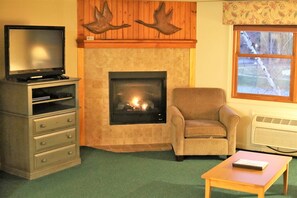 Living room - Deer Park Vacation Condo Next to Recreation Center With Indoor Pool! - Dp177a (North Woodstock)