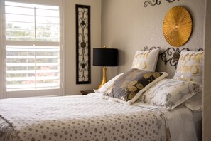 5 bedrooms, desk, iron/ironing board, free WiFi