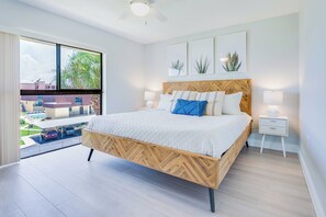 2 habitaciones, tabla de planchar con plancha y cuna de viaje 