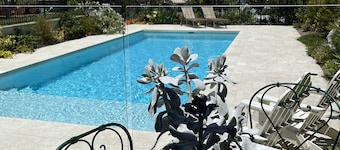 Longford Cottage delightfully large 1 Bedroom Apartment