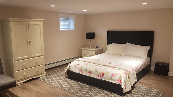1 bedroom, iron/ironing board, free WiFi, bed sheets