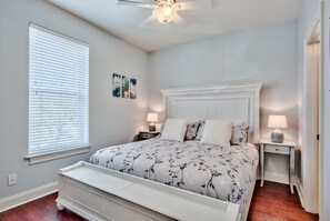 2 bedrooms, desk, iron/ironing board, WiFi