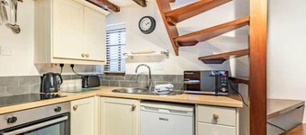 Agniti Cottage quaint historical cottage in Darley Abbey