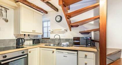 Agniti Cottage quaint historical cottage in Darley Abbey